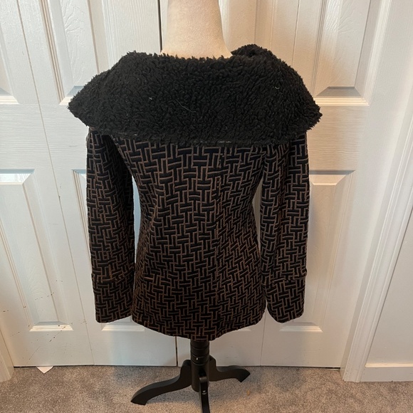 Tonia size M jacket - Picture 7 of 14